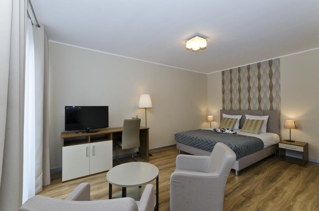 Aparthotel D&C Property Holdings Breslavia Esterno foto
